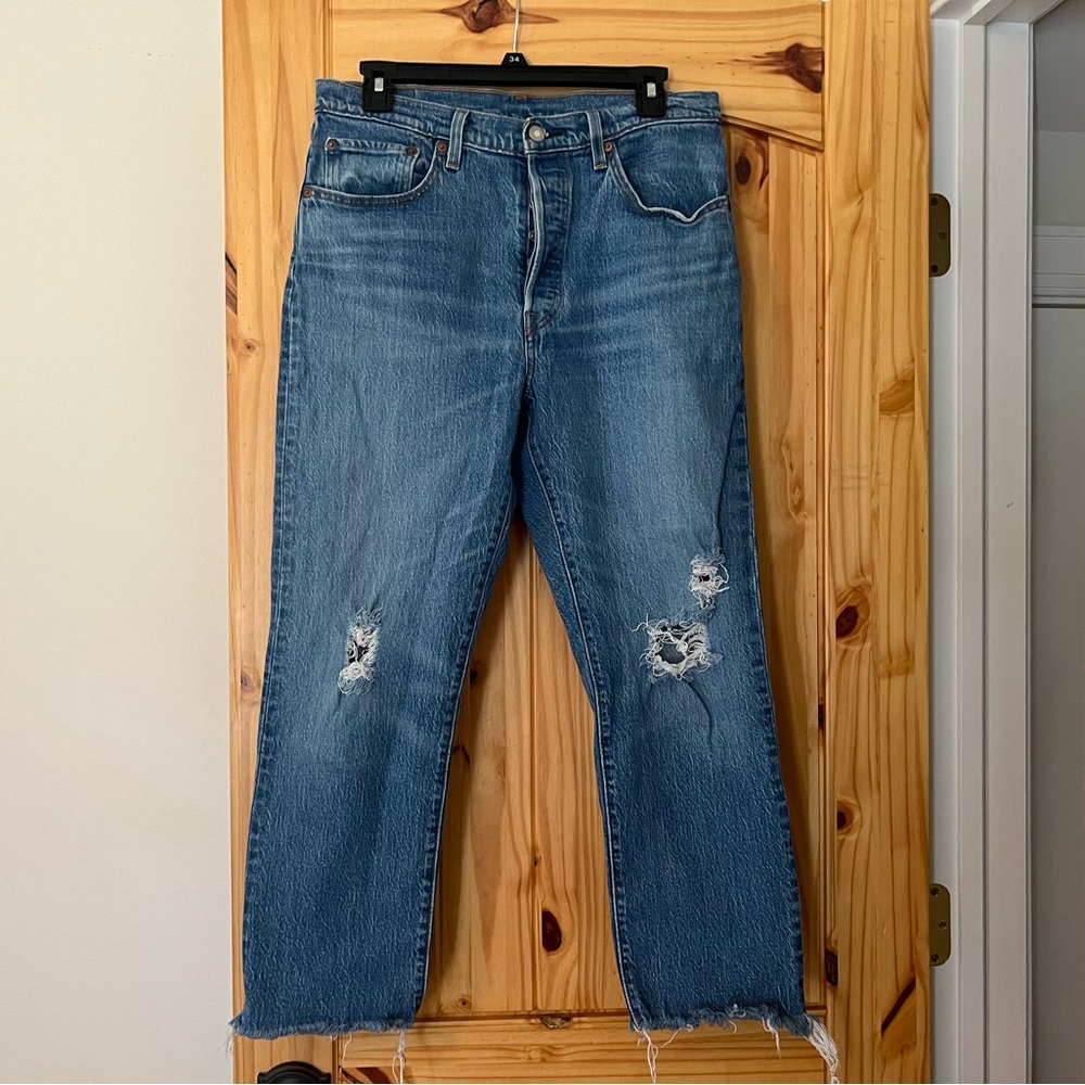 Levi’s 501 Women’s Broken-in Ripped Distressed Button Fly Jeans sz 12